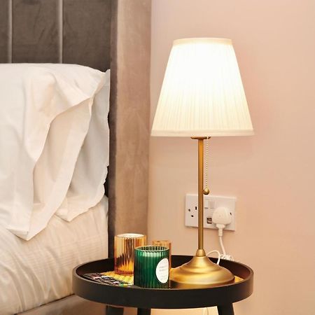 Edgware Hub Hotel London Eksteriør billede
