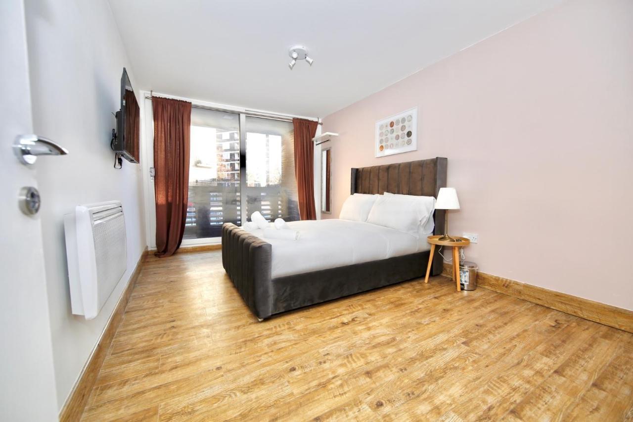 Edgware Hub Hotel London Eksteriør billede