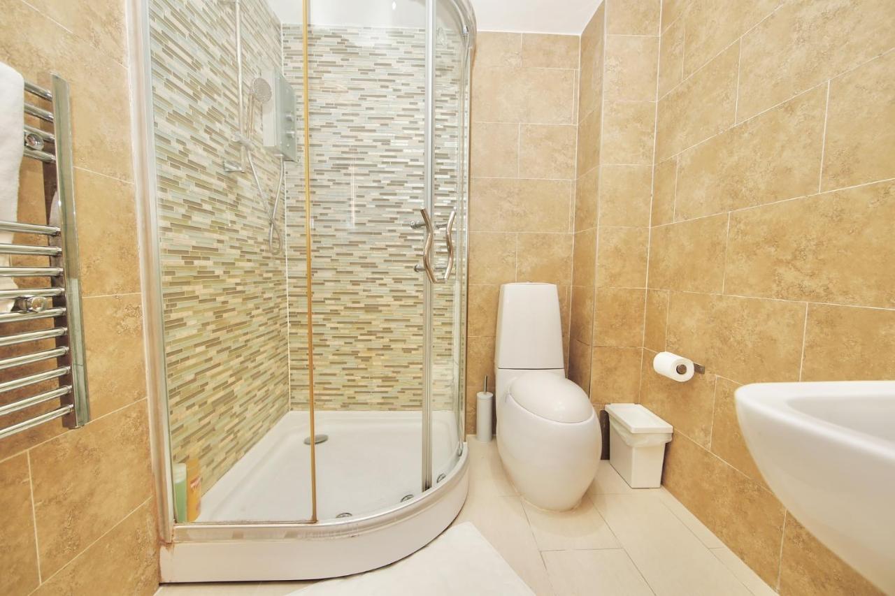 Edgware Hub Hotel London Eksteriør billede