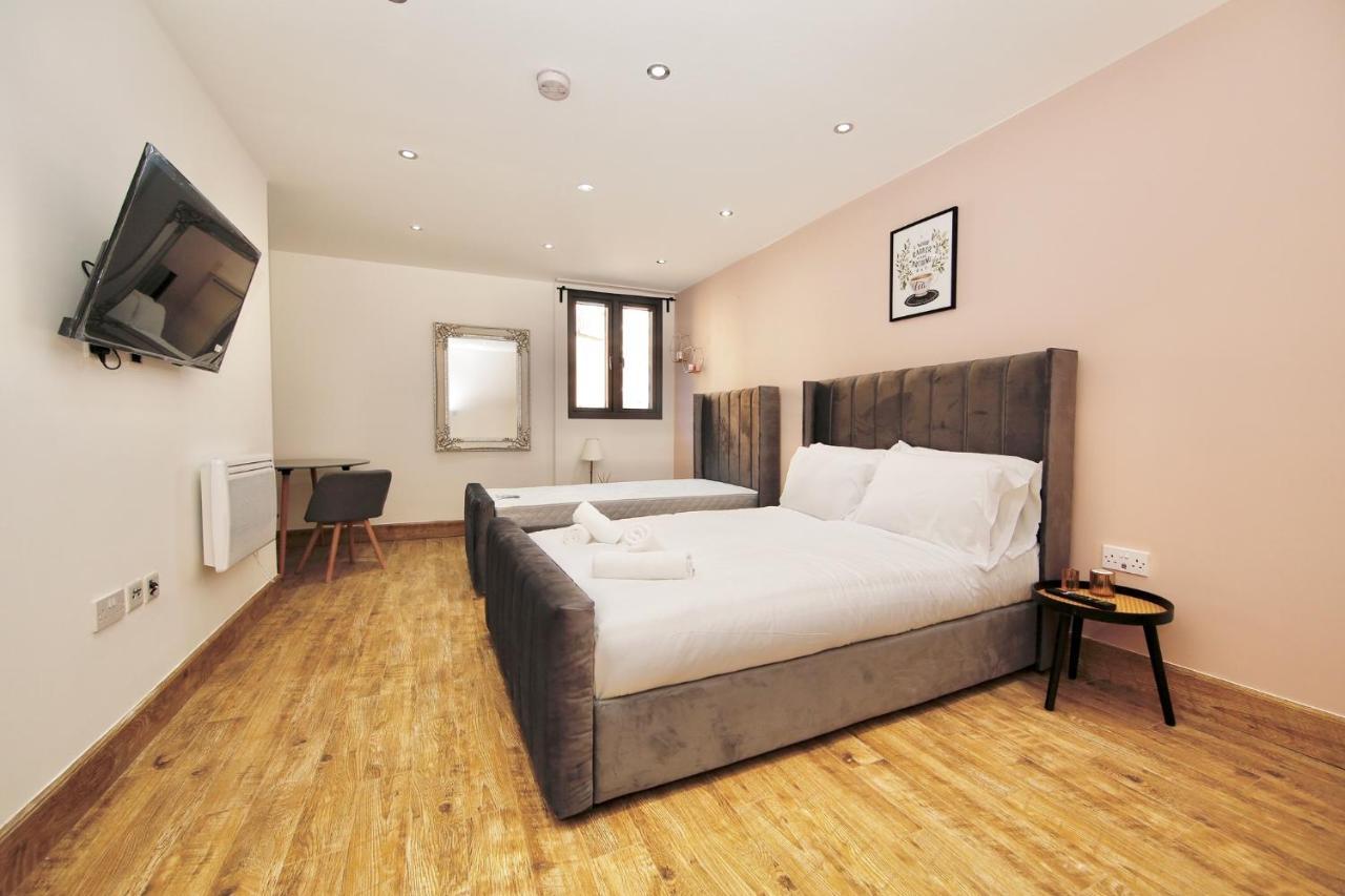 Edgware Hub Hotel London Eksteriør billede