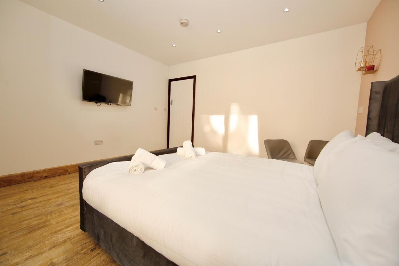 Edgware Hub Hotel London Eksteriør billede
