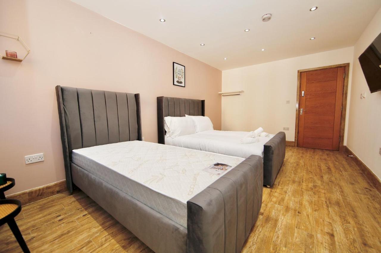 Edgware Hub Hotel London Eksteriør billede