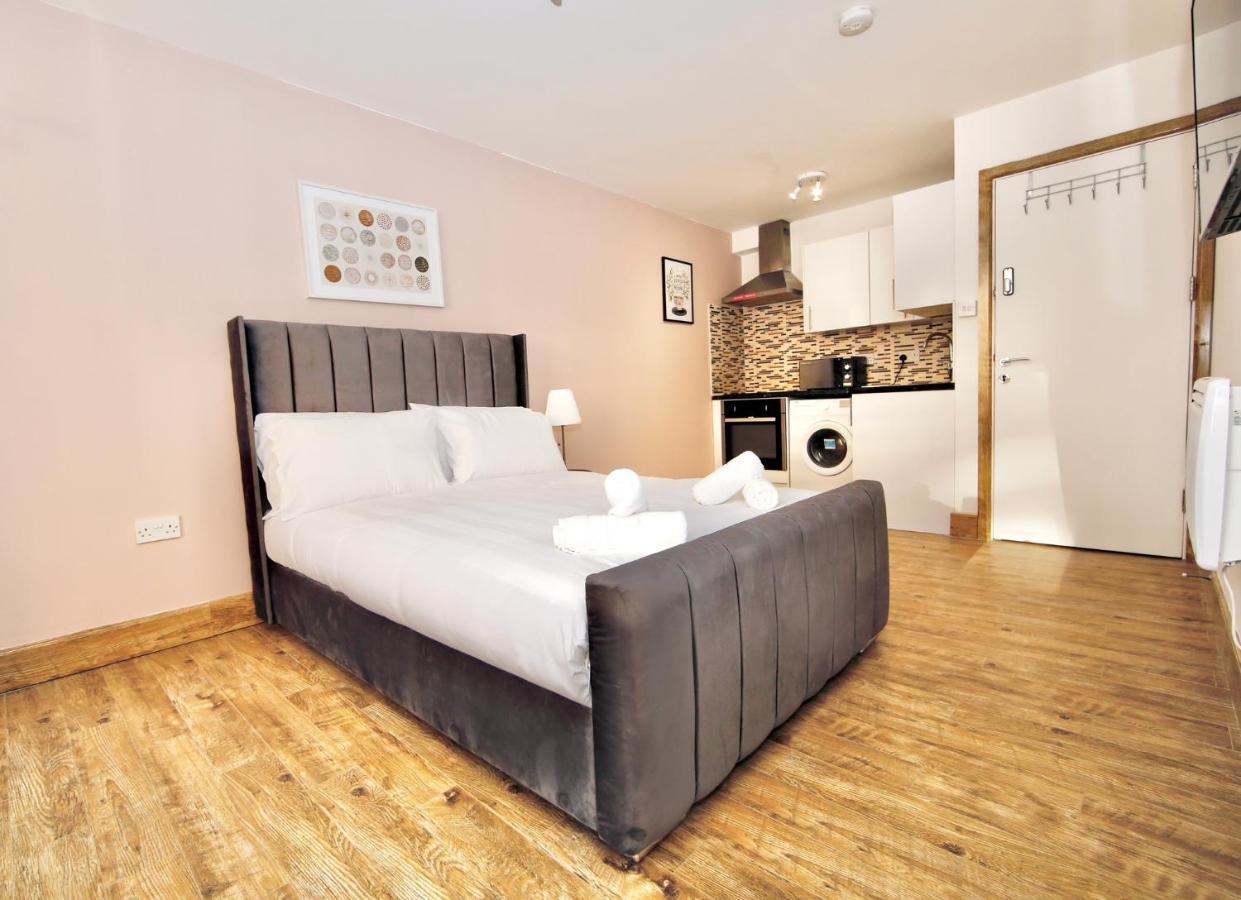 Edgware Hub Hotel London Eksteriør billede
