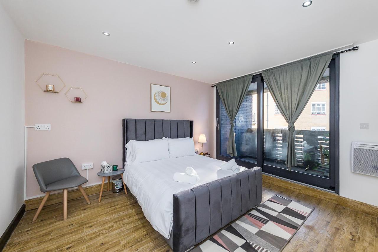 Edgware Hub Hotel London Eksteriør billede